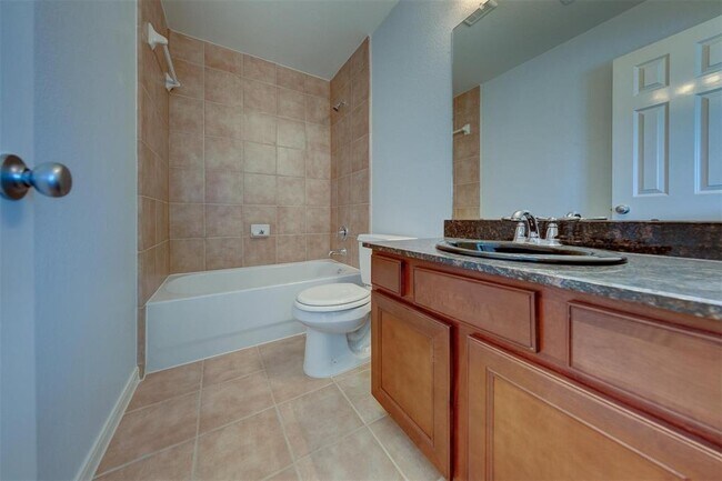 Building Photo - 3117 Clearview Cir