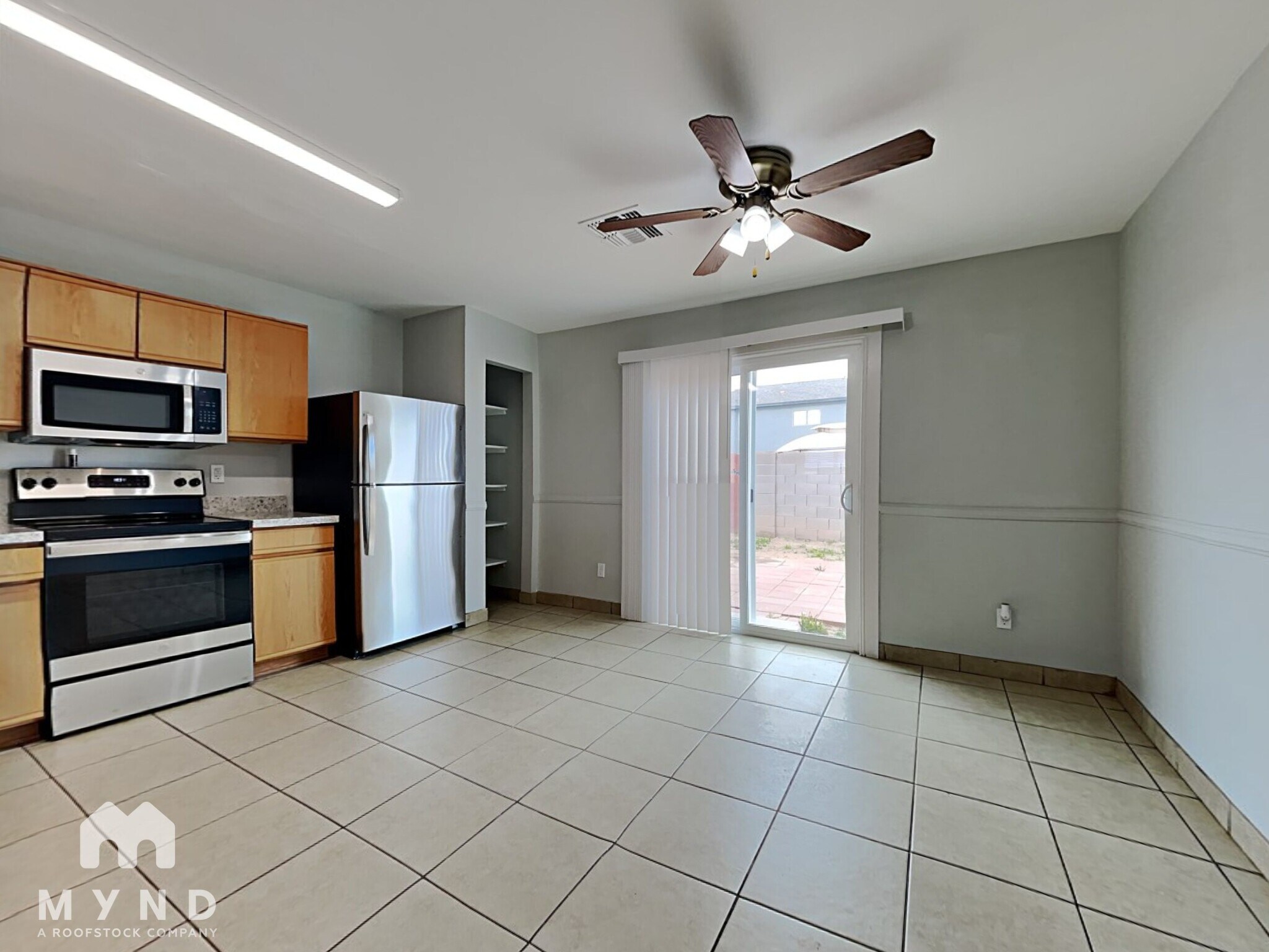 Building Photo - 11903 W Cabrillo Dr
