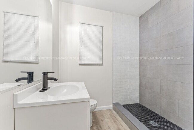 Building Photo - COMING SOON! 3 bed/1 bath!