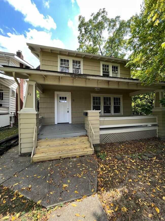 Building Photo - 11 E Kelso Rd