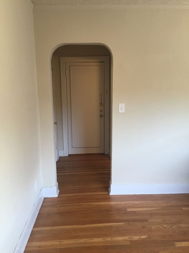 Interior Photo - Loch Kelden