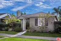 Building Photo - 1833 Fox Hills Dr