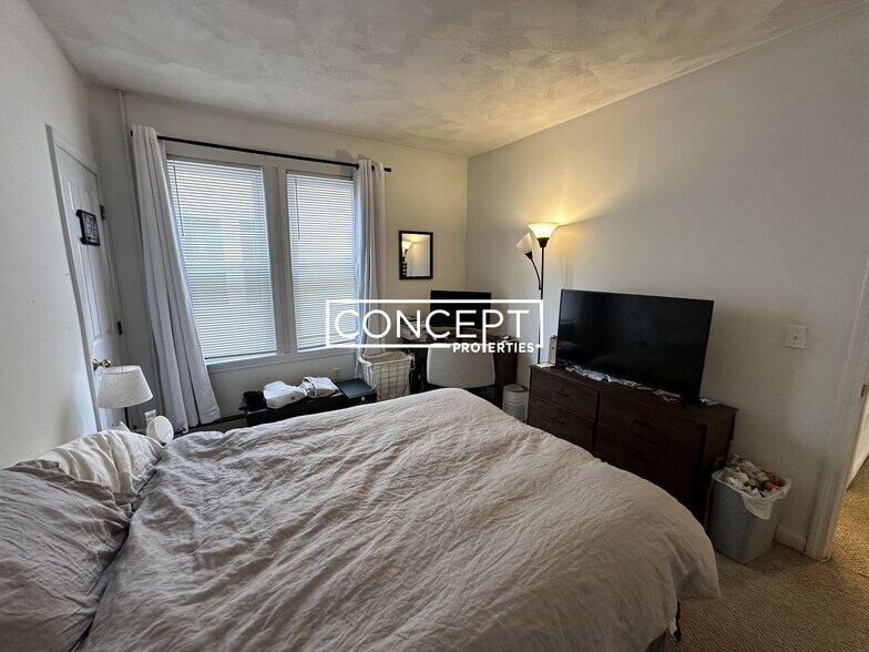 Building Photo - 58 Mansfield St