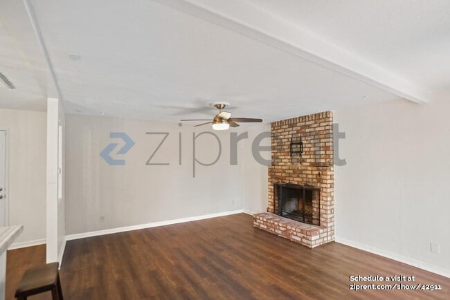 Building Photo - 1425 Valerie Ln