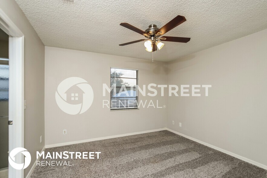 Building Photo - 339 13th Ln SW