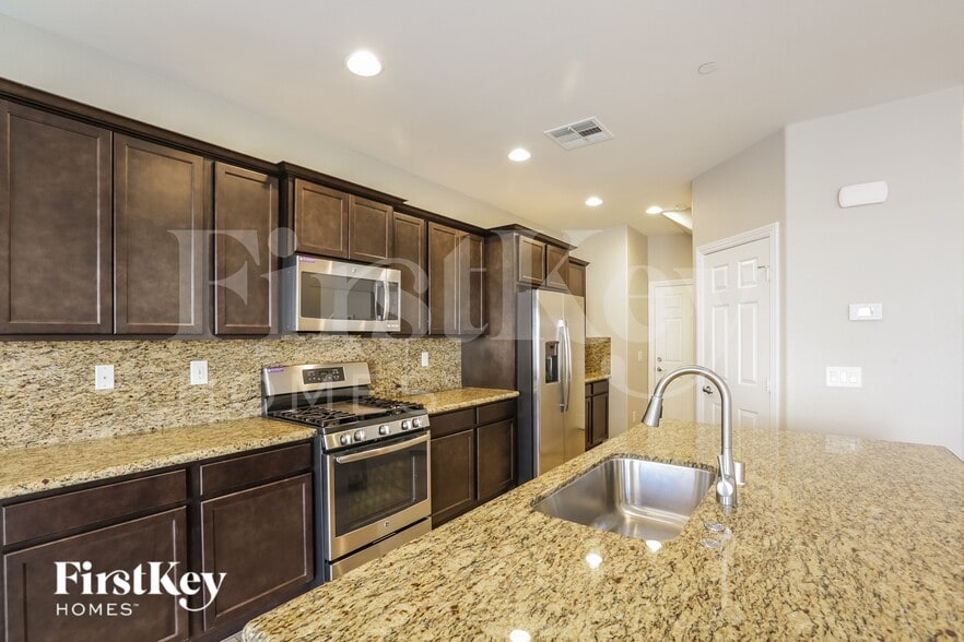 Building Photo - 1134 Aubrey Springs Ave