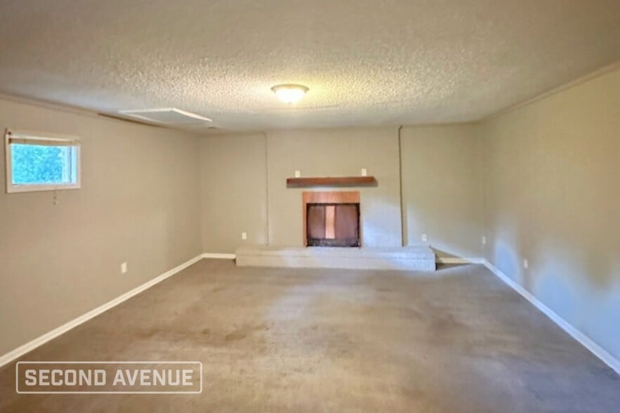 Building Photo - 3533 Naylor Dr