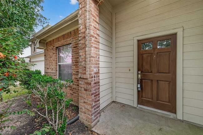 Building Photo - 926 Dracena Ct