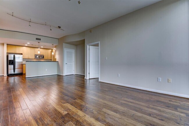 Building Photo - 5925 Almeda Rd