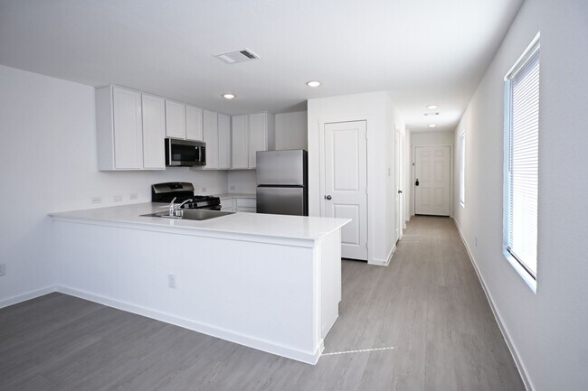 Building Photo - 7639 Varo Gln