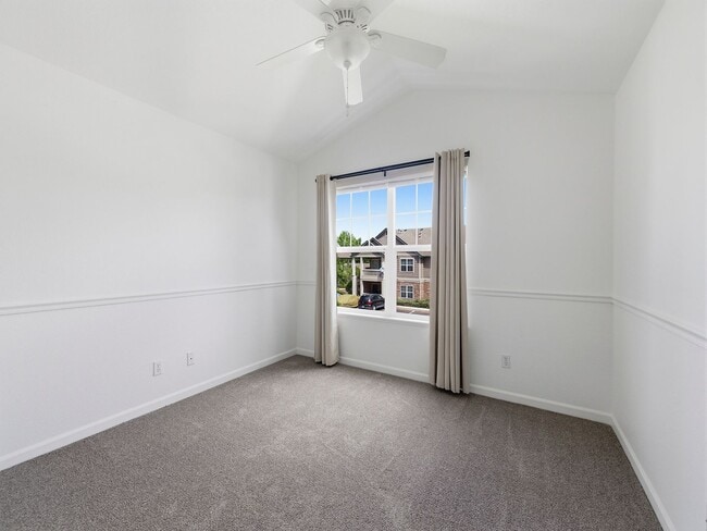 Building Photo - 5225 White Willow Dr