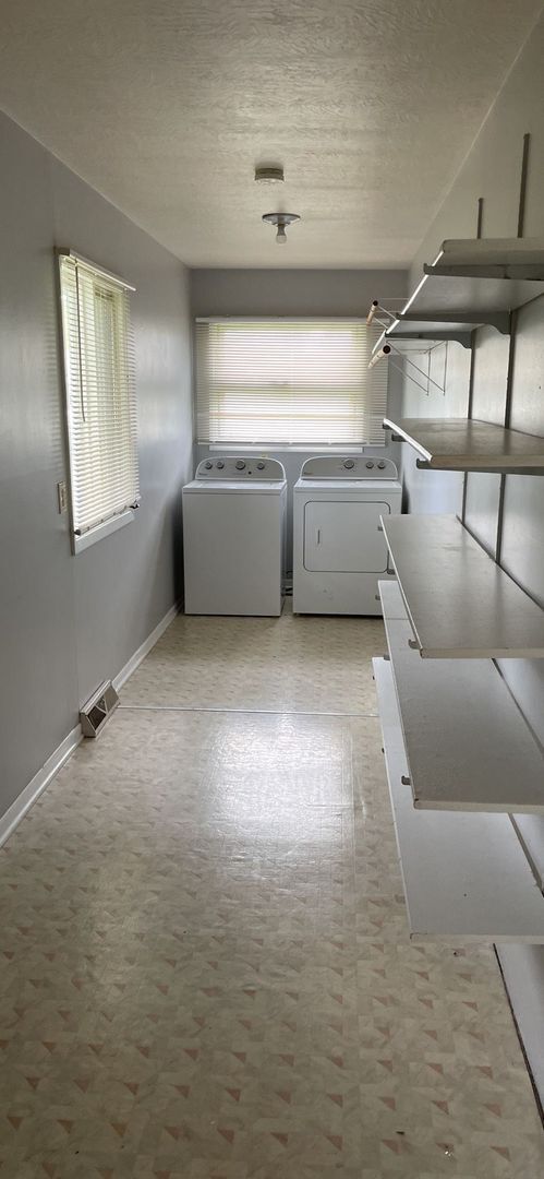 Building Photo - Rare Opportunity to Rent Single Family 3 Bedroom Home in McCook Lake, SD