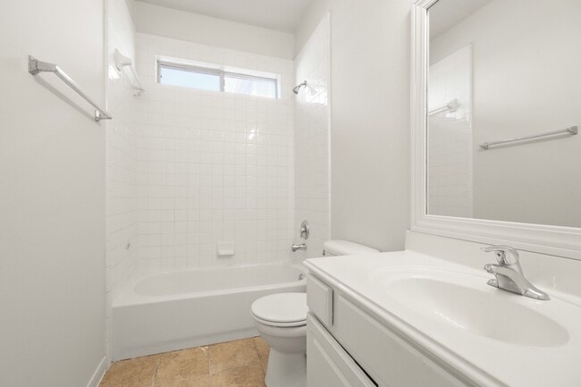 Building Photo - 15114 Cave Creek Dr