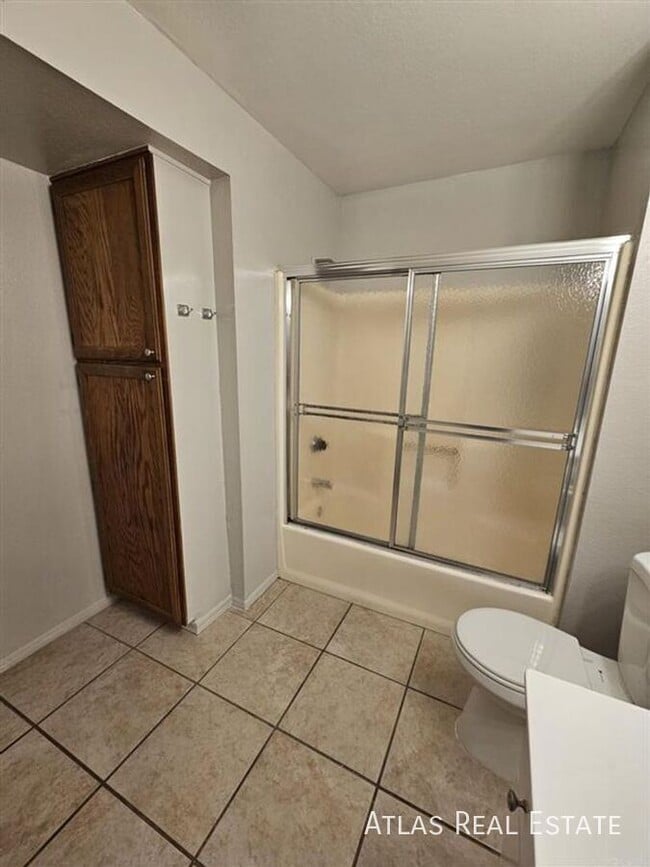 Building Photo - 1645 W Baseline Rd