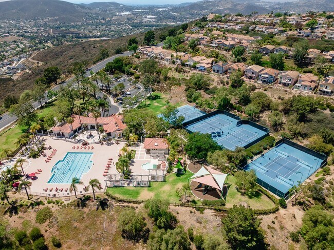 Building Photo - 4 Bedroom View Home in Emerald Heights | 3-Car Garage | Guard Gated Community