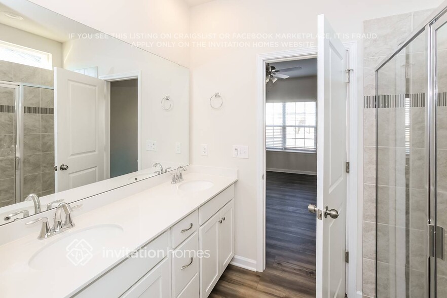 Building Photo - 113 Watrous Way