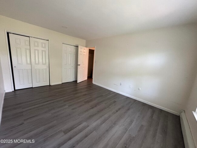 Building Photo - 289 Main St