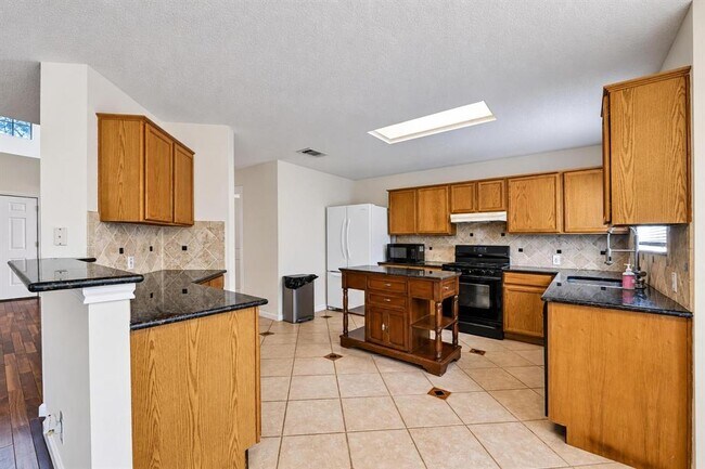Building Photo - 2616 Oakwood Glen Dr
