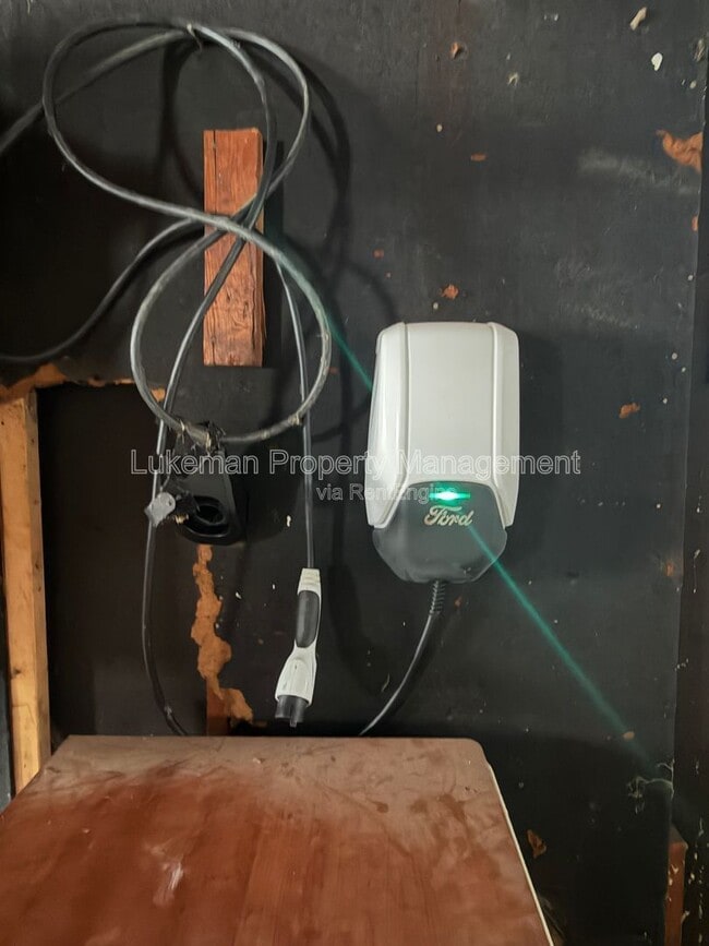 Building Photo - 4726 Hanover Ave