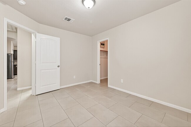 Building Photo - 19339 Vermillion Ct