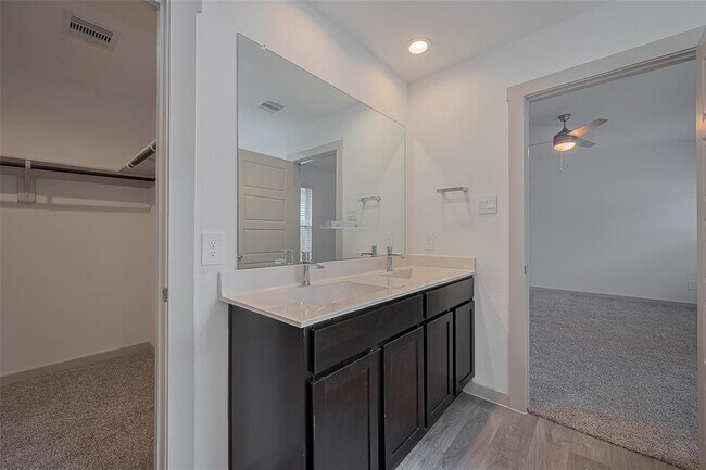 Building Photo - 12715 Basinghall Ln