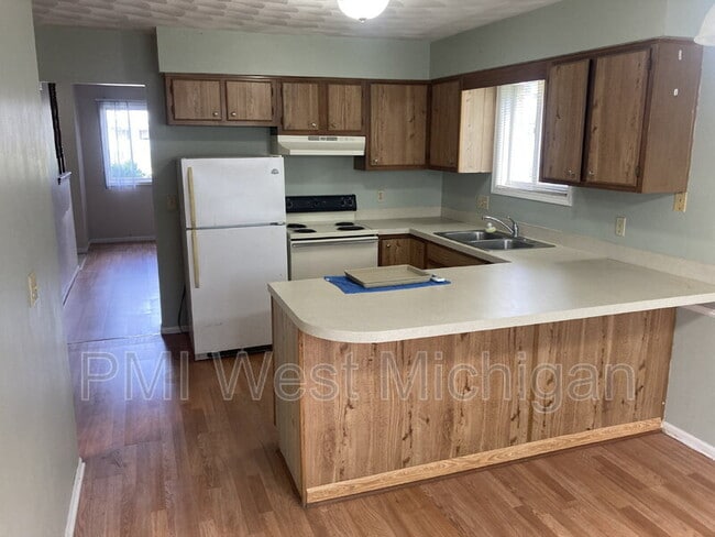 Building Photo - 214 Grand Manor Dr