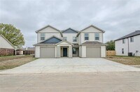 Building Photo - 3809 Huntington Dr