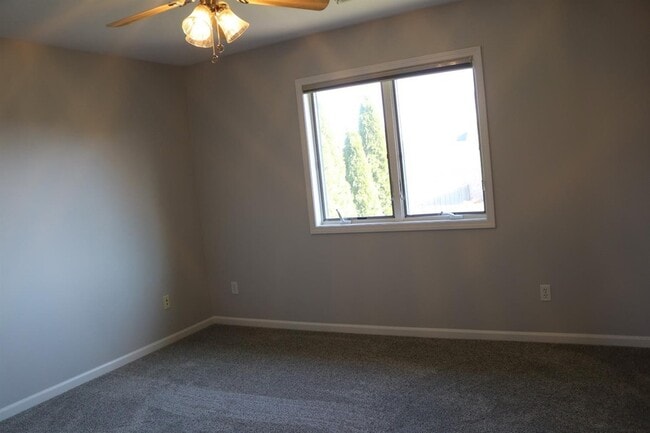 Building Photo - 9939 Sequoia Ln