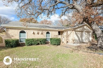 Building Photo - 3409 Pembroke Pl