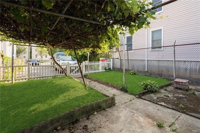 Building Photo - 49 E Transit St