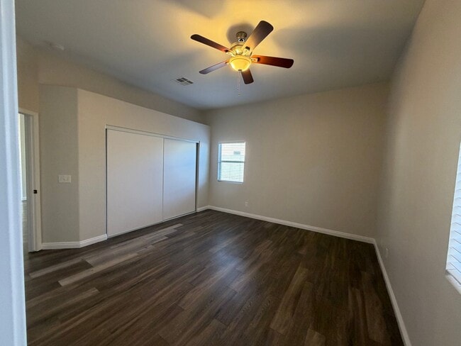 Building Photo - 3 bedroom single story home with no HOA