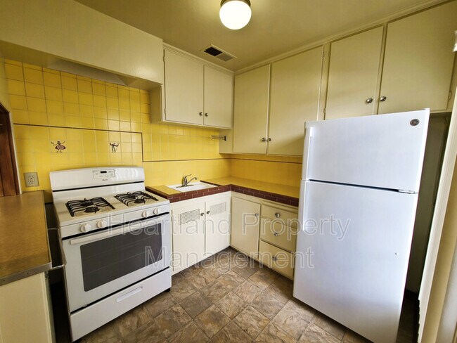 Building Photo - 5123 Wilson St