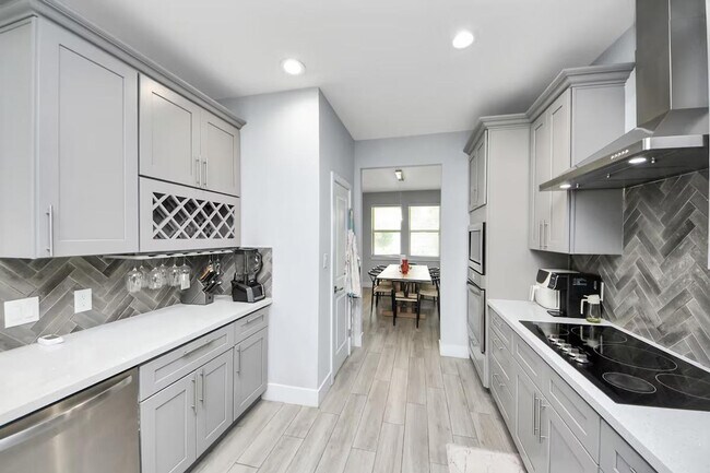 Building Photo - 7542 Lemma Dr