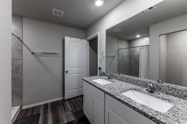 Building Photo - 306 Pecos Dr