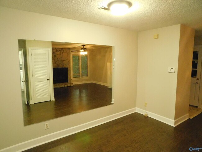 Building Photo - 2111 Epworth Dr NE