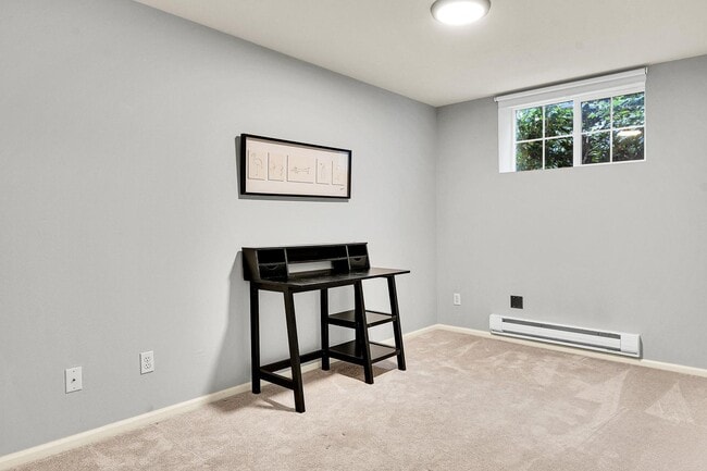 Building Photo - 7020 Holly Park Dr S