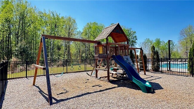 Building Photo - 282 Timberland Ave