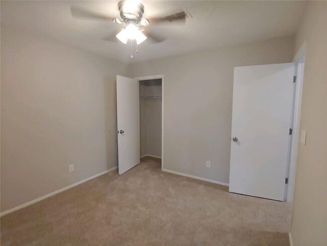Building Photo - 3 bdrm, 2.5 bath in Stone Mountain