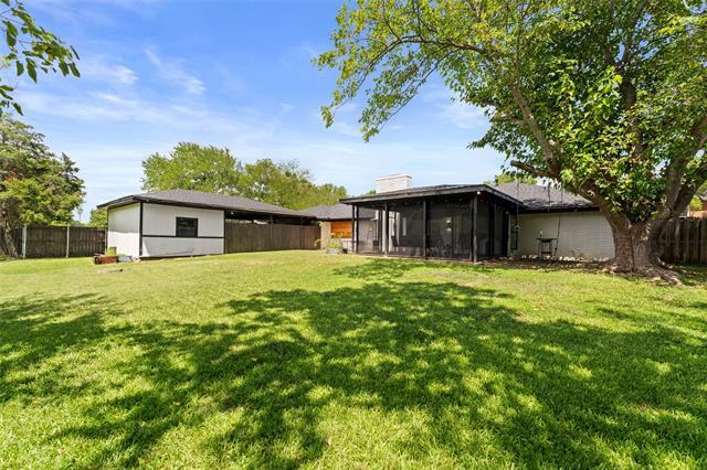 Building Photo - 1403 Carriage Ln