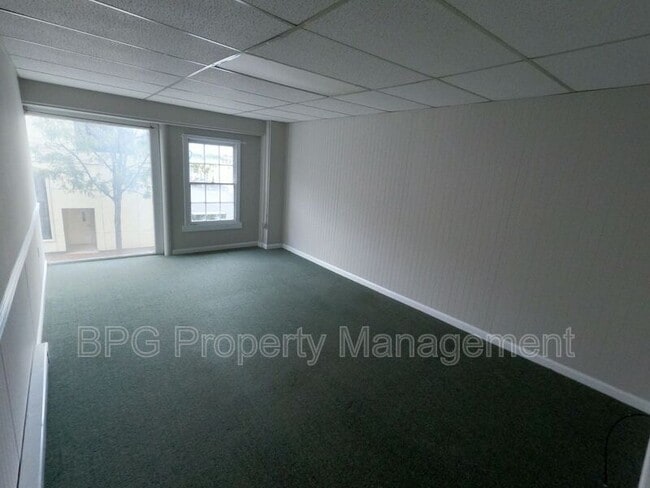 Building Photo - 95 N Main St