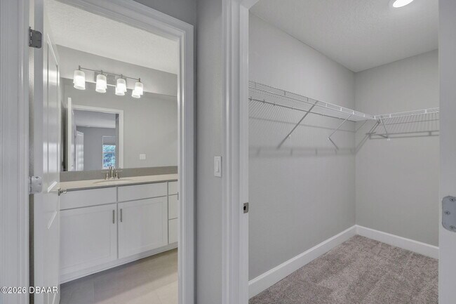 Building Photo - 42 Longridge Ln