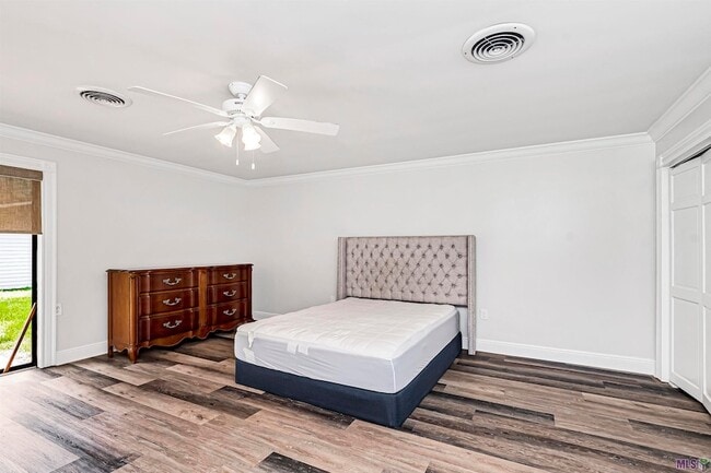 Building Photo - 8245 Rainbow Dr