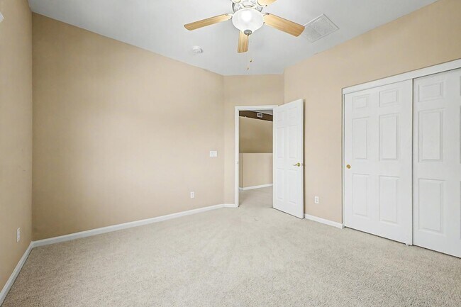 Building Photo - 472 W Pelican Dr