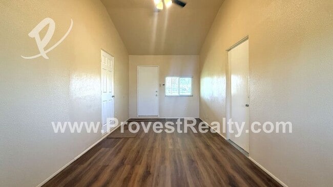 Building Photo - 15941 Vine St