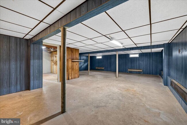 Building Photo - 46 Browning Ave