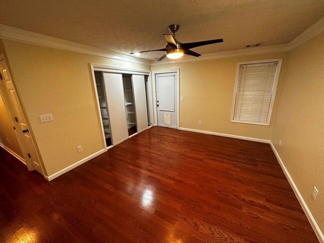 Building Photo - 3190 Serenade Ct