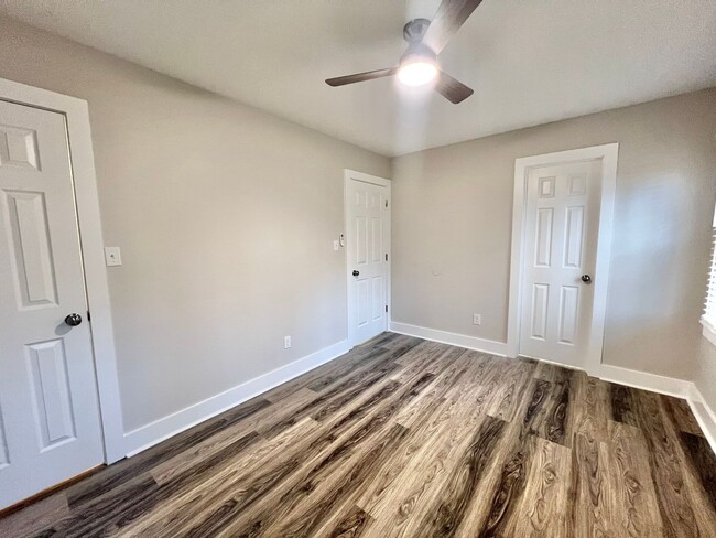 Building Photo - Newly Remodeled 2BD, 2BA Raleigh Condo in ...