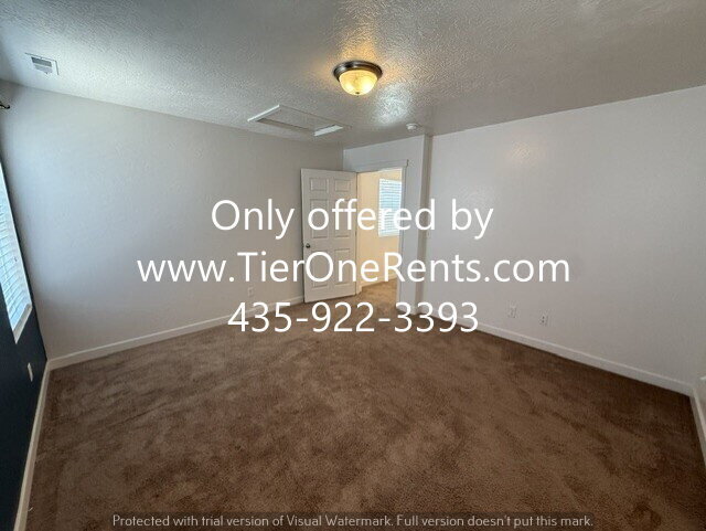 Building Photo - NO DEPOSIT option available for qualified renters!