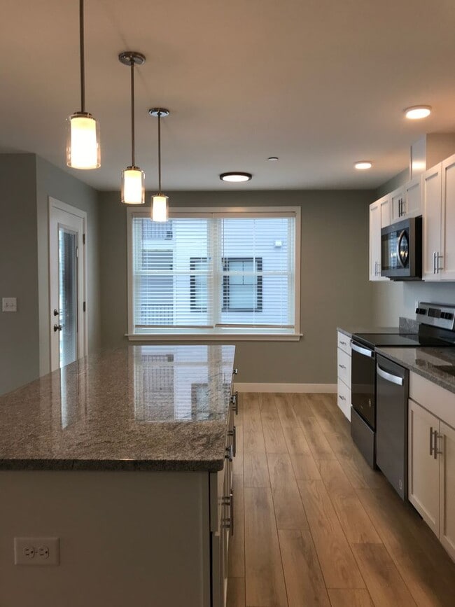 Building Photo - The Gables at Scarborough Downs: 2 Bedroom 1.5 Bath Condo, 2c. garage $2,750.00 4/01/2026