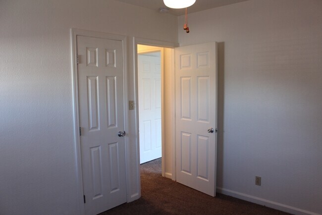 Building Photo - South Ave Turlock